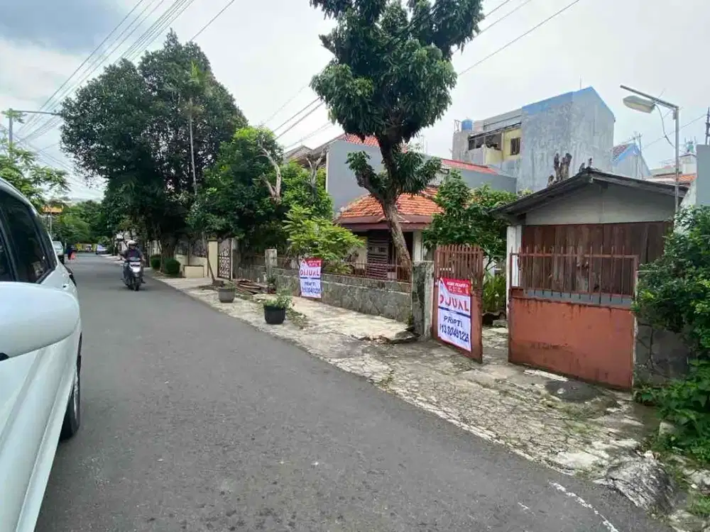 Rumah tua hitung tanah di Rawamangun 261m2, Rp 15jt/m2, dibawah pasar