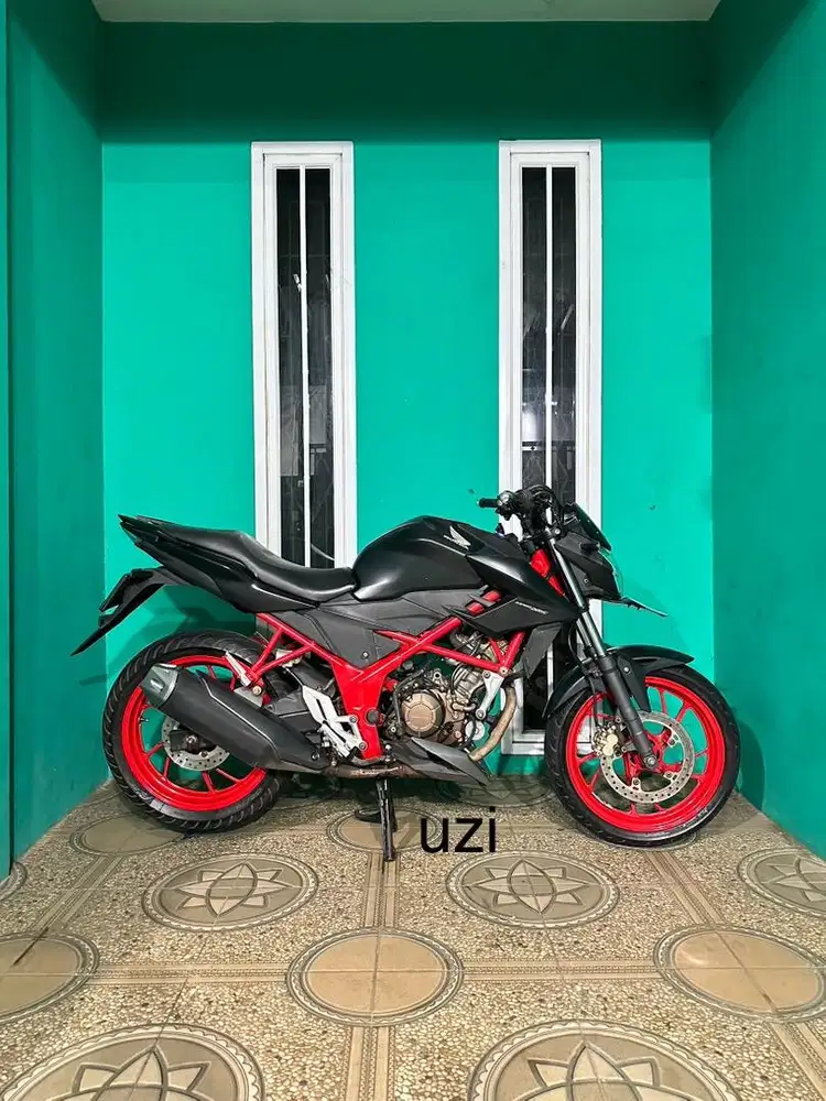 DIJUAL  HONDA CB 150 R 2016
