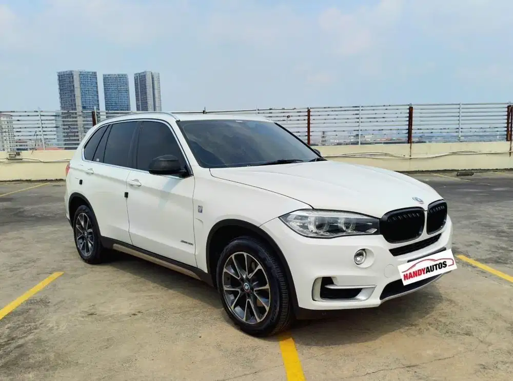 BMW X5 Tahun 2015 Automatic Putih Metalik
