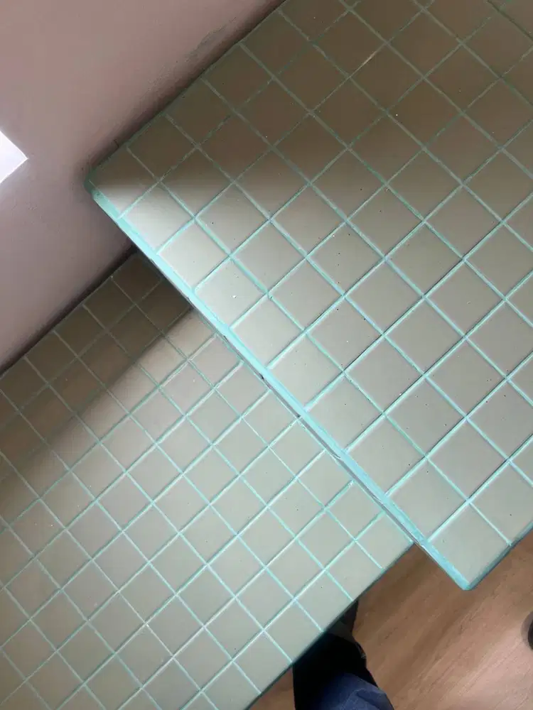 Keramik mozaik warna green olive