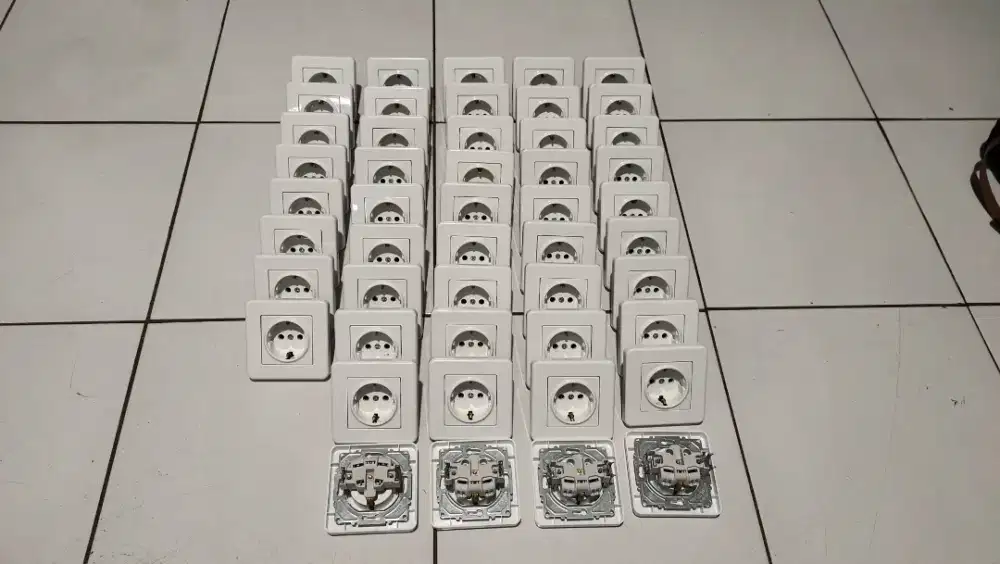 Stop Kontak Schneider