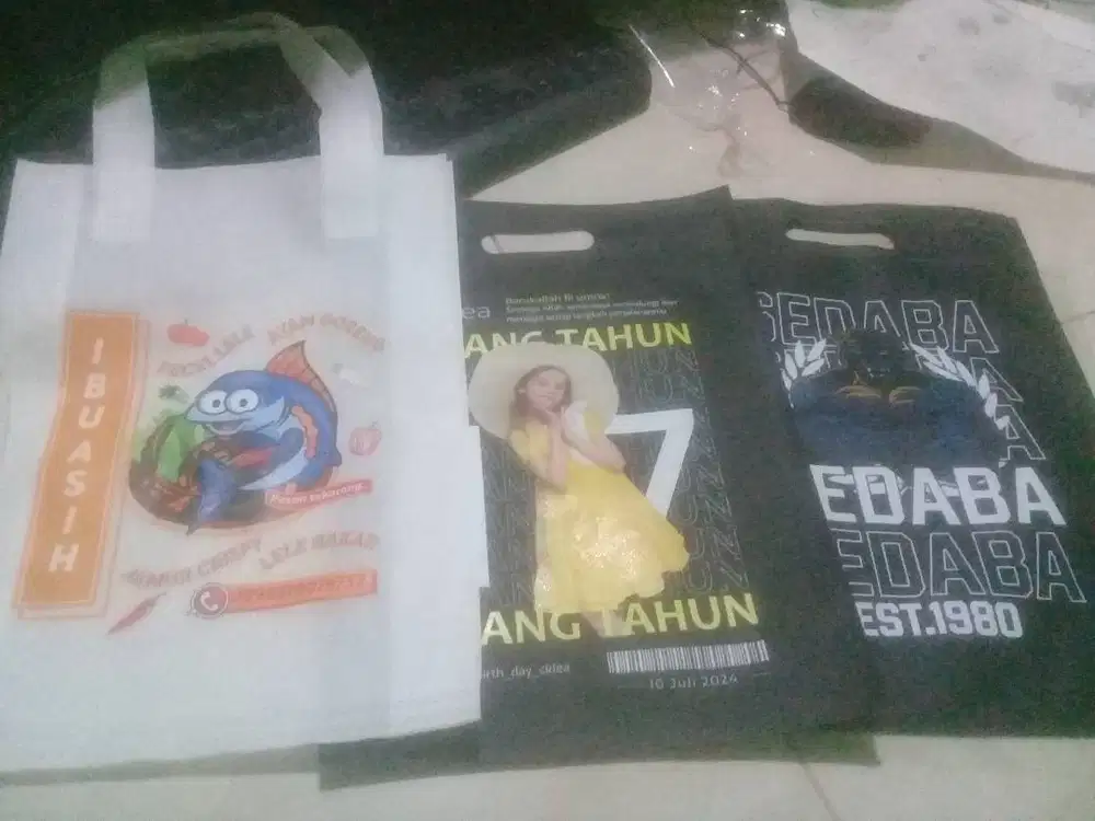 tas spunbon puring eceran custome sablon digital