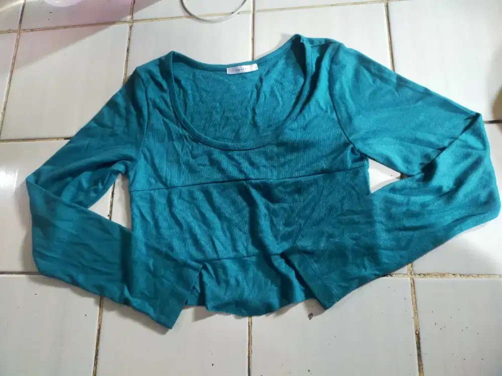 Crop pres body warna toska