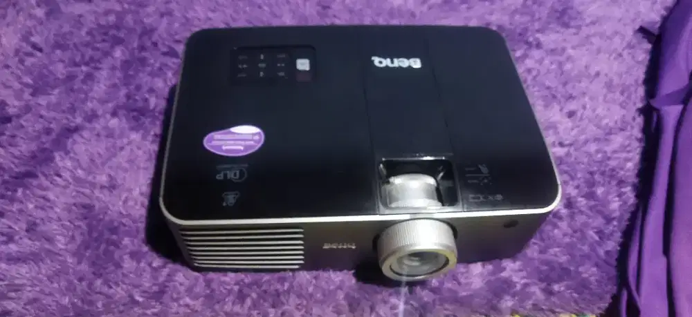 Proyektor benq mx763