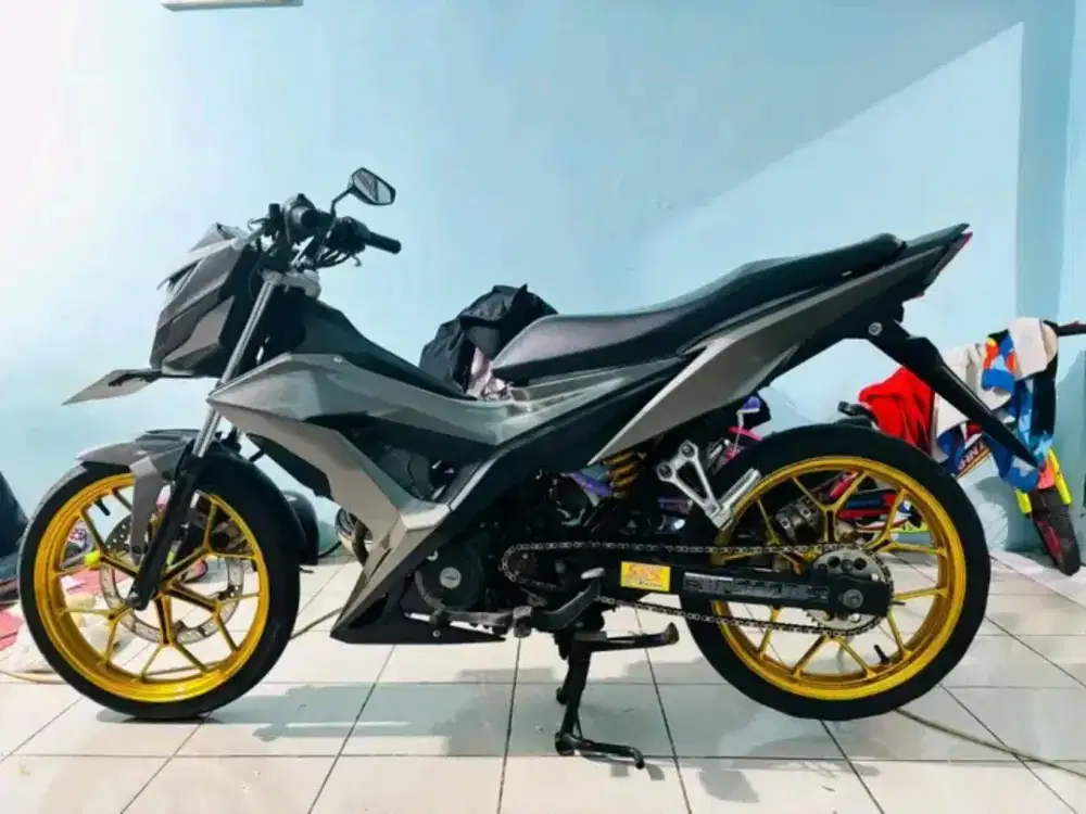 Jual rusuh BU sonic 150r lengkap isi km rendah