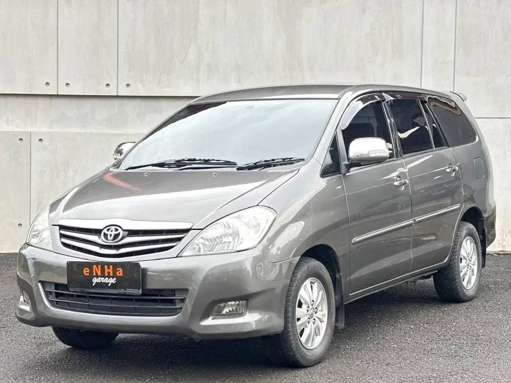 Dp 14JT.. Toyota Innova V 2.5 A/T 2010.. eNHa garage Semarang..