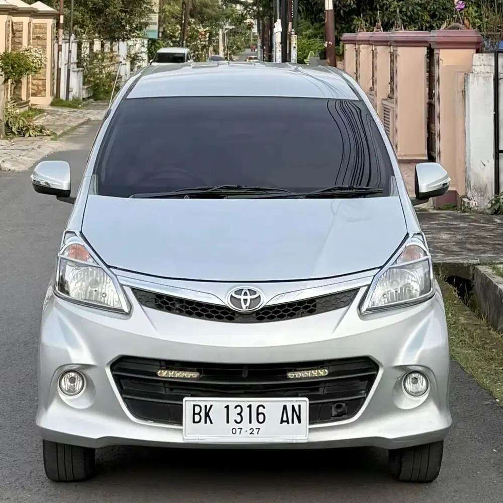 Toyota Avanza Veloz 1.5 Matic 2012