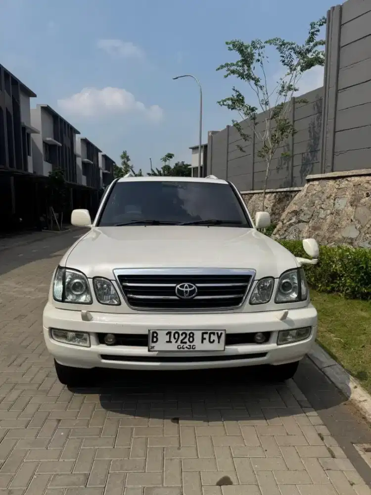 Toyota Land Cruiser Cygnus 2005 
Full Original