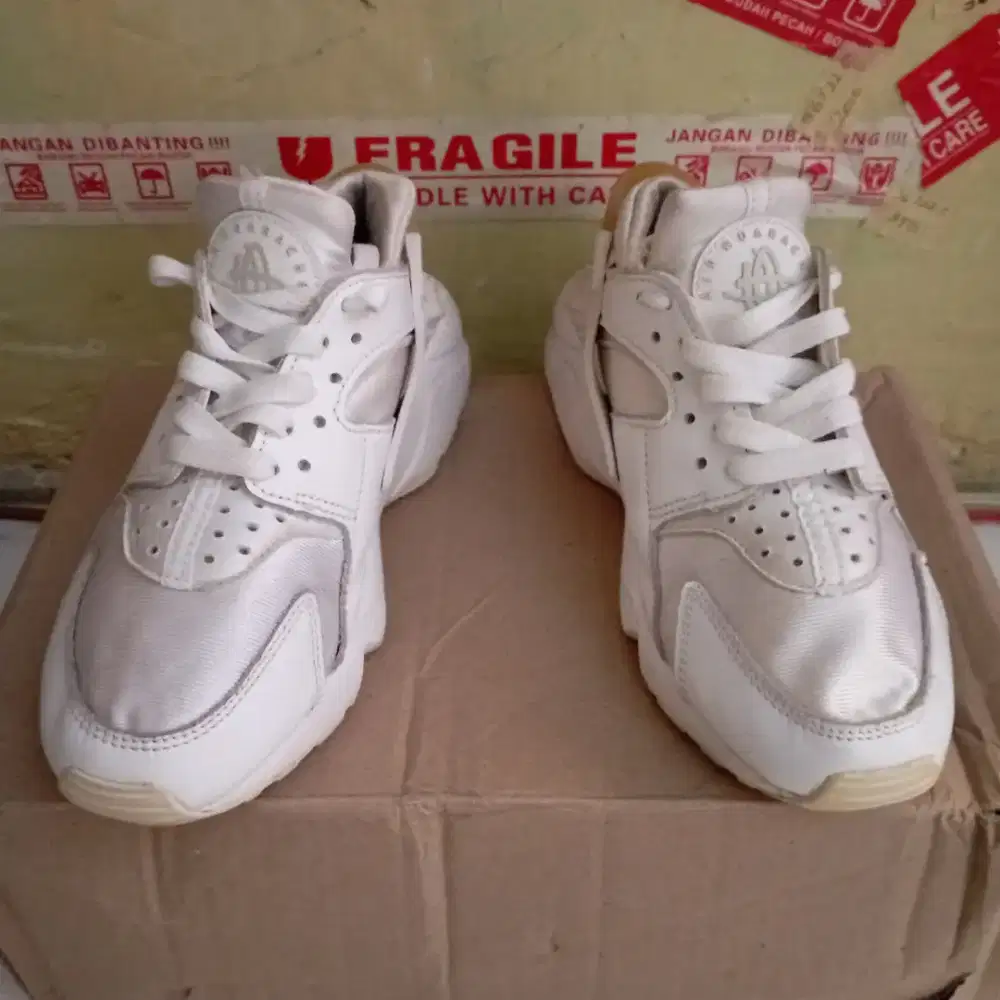 Nike Huarace size 36/22.5cm