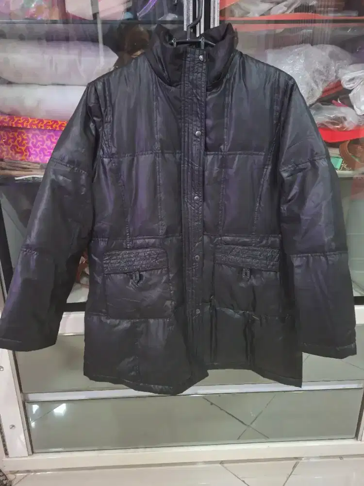 Jaket bulu angsa wanita bekas kondisi baik