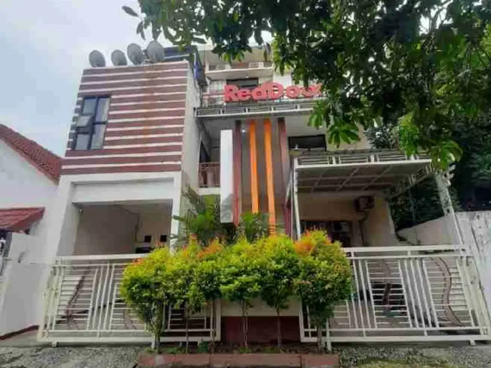 Turun Harga Dijual Rumah Penginapan di Taman Pinang Sidoarjo Investasi Pusat Kota Sidoarjo Furnish 14 Kamar