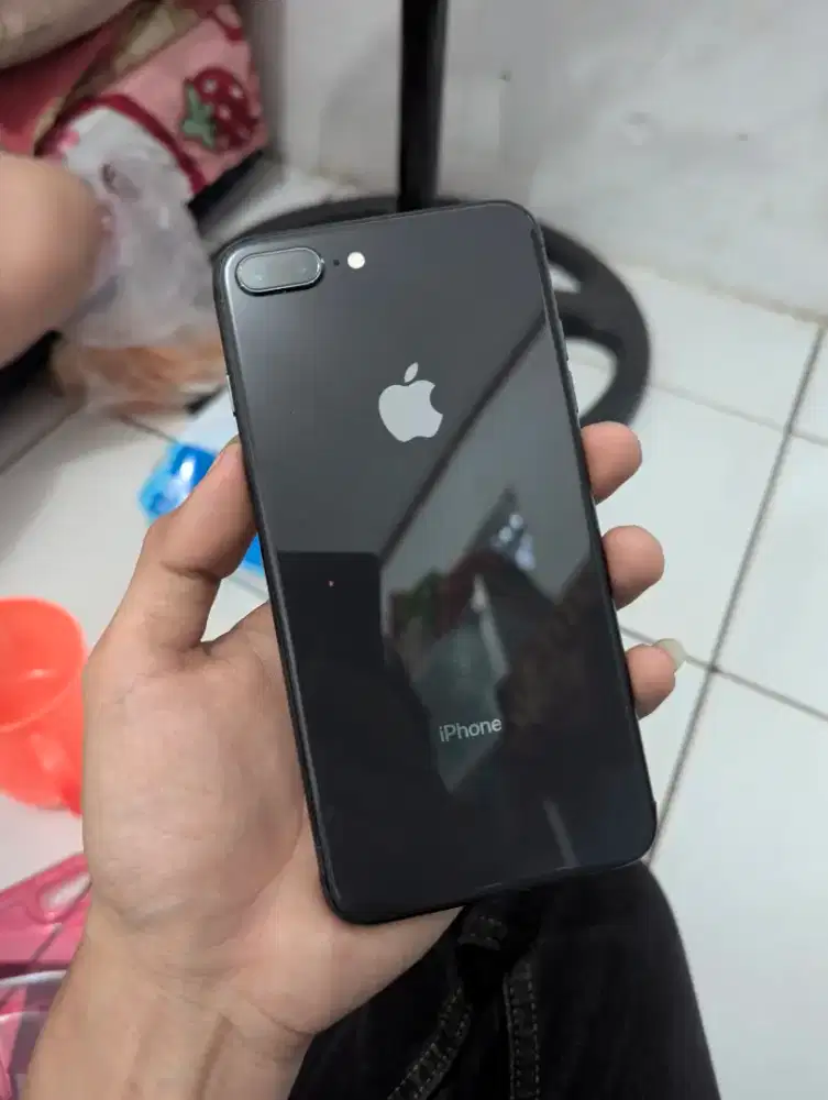iPhone 8plus 64gb ibox