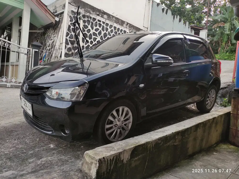 Toyota Etios Valco 2013 Bensin