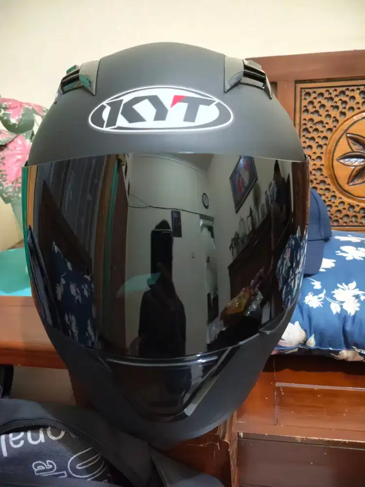 Helm KYT full face