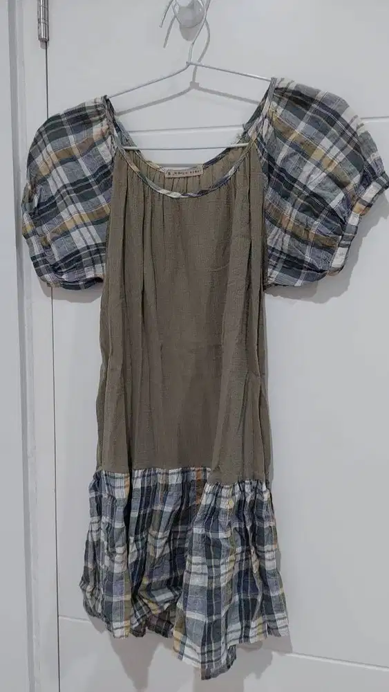 Baju-baju Wanita (Ukuran M) Masing-masing 10k (Bekas)