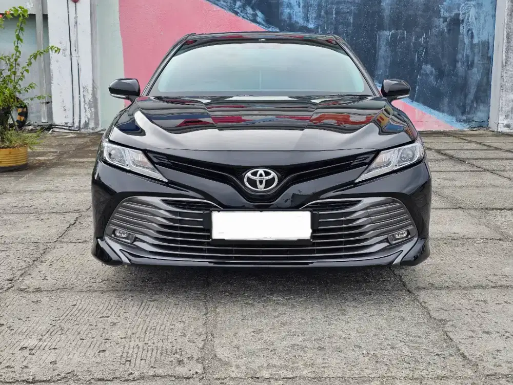 Camry V 2.5 2019 Hitam Low KM
