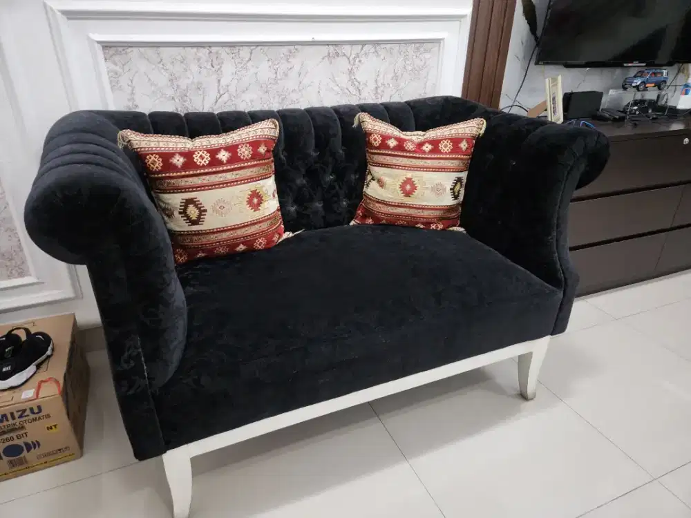 Dijual Sofa dan Meja Tamu