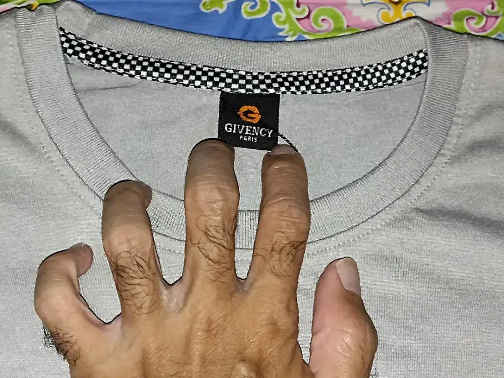 Baju Pakaian Atasan Kaos T Shirt Givency Paris