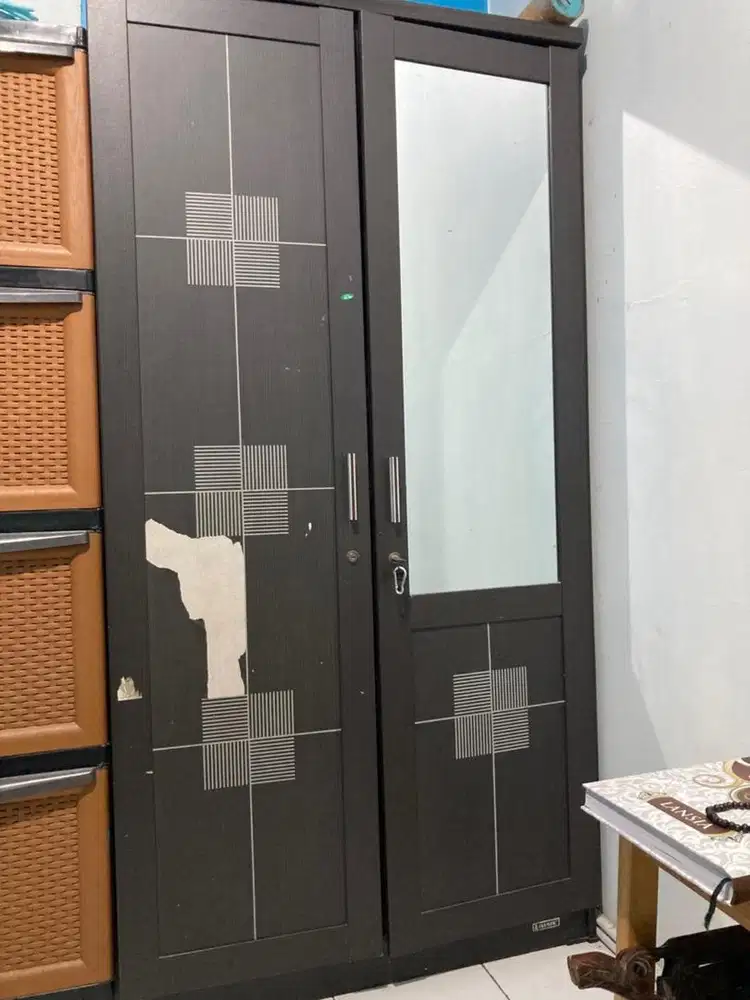 Lemari Coklat 2 Pintu