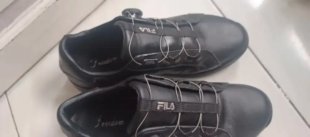 Sepatu Fila BOA, size 41.5, kaki 42 masih nyaman