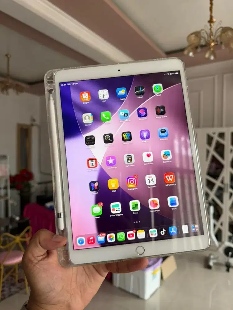 iPad Air 3 with Apple Pencil