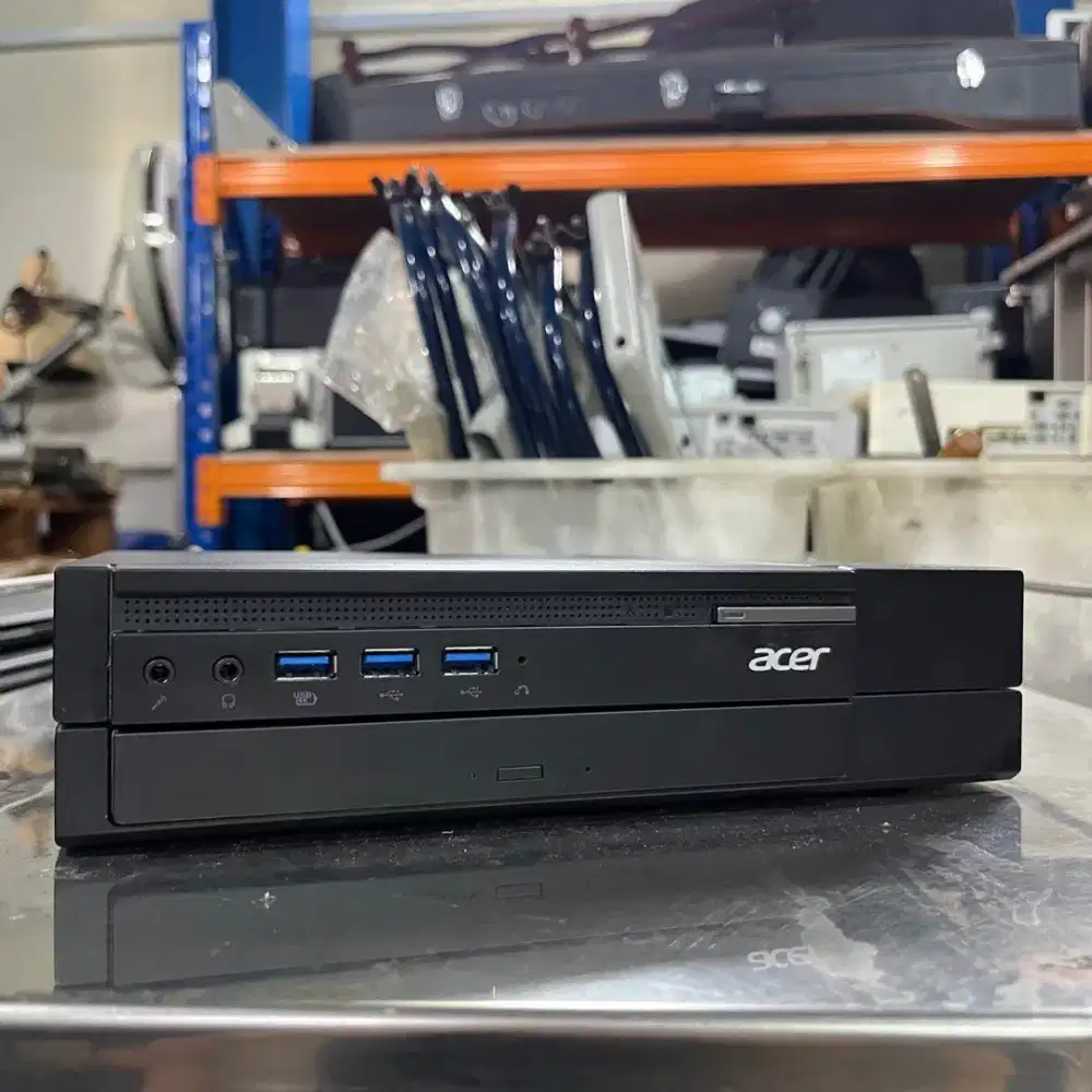 Acer Portable PC Veriton N4640G
Komputer