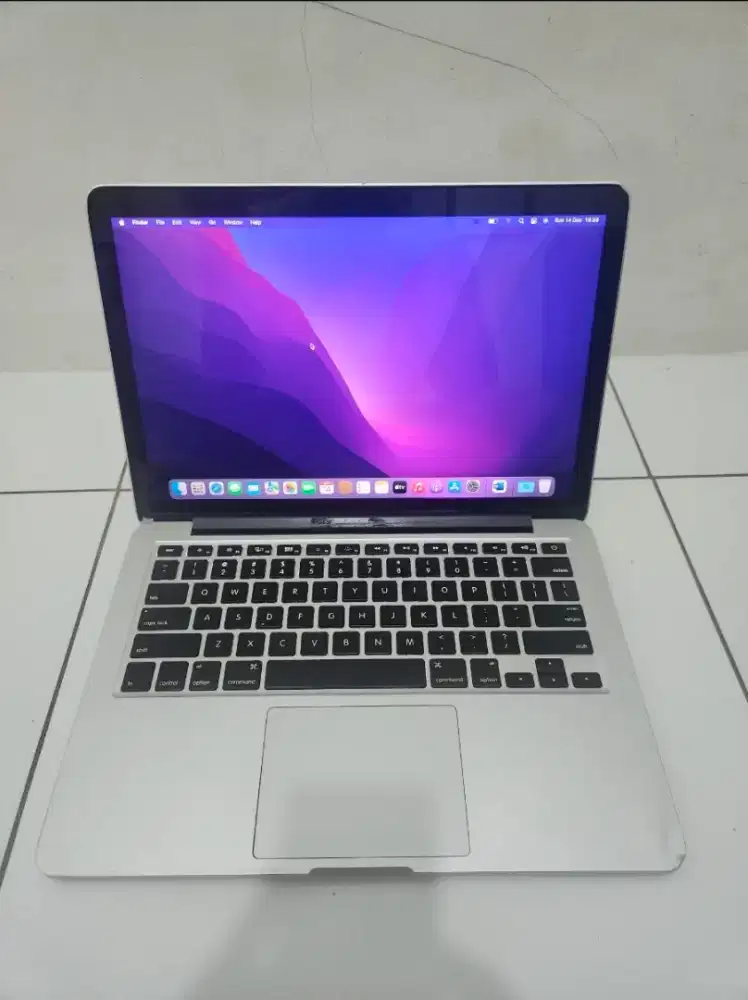 Macbook pro 13 retina display intel core i5 8/256 murah siap pakai