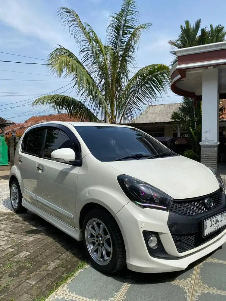 Daihatsu sirion AT 2015
