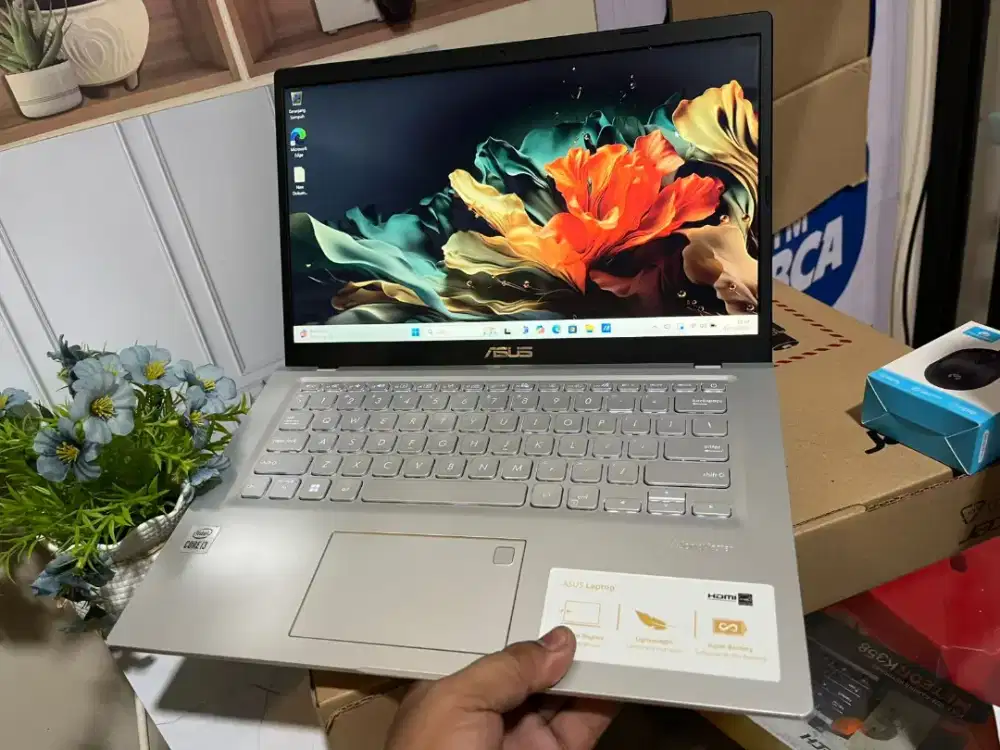 Asus vivobook x415ja
Ram 8
Ssd 256 intel core i3gen10