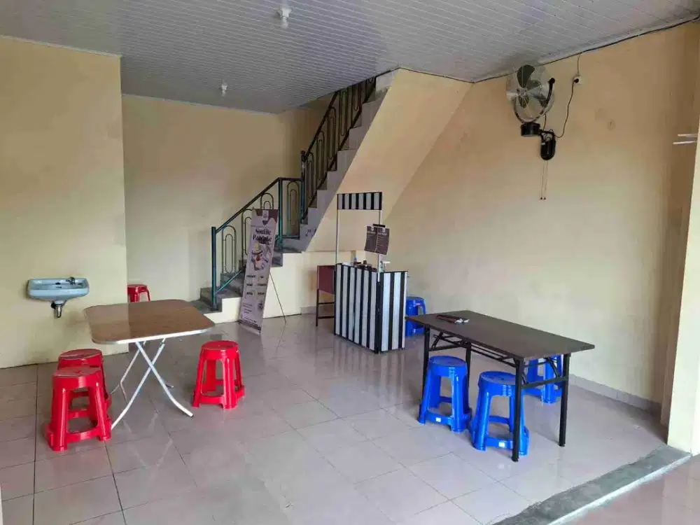 ruko disewakan full furnished, posisi strategis