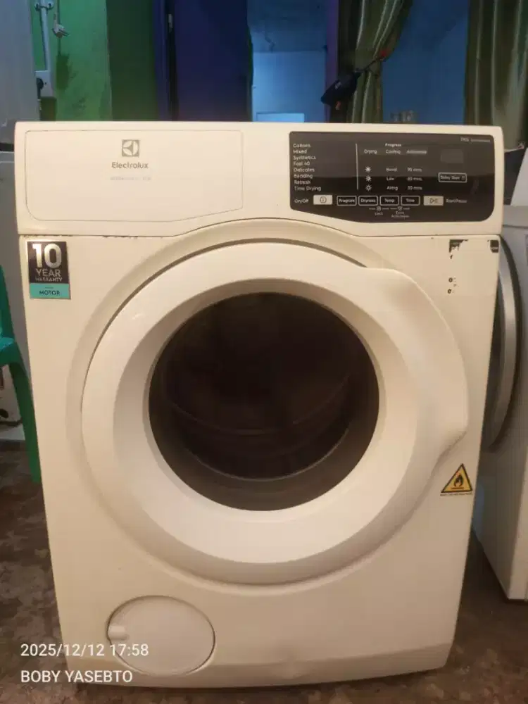 Mesin Pengering Pakaian/Dryer Electrolux EDV 705HQWA