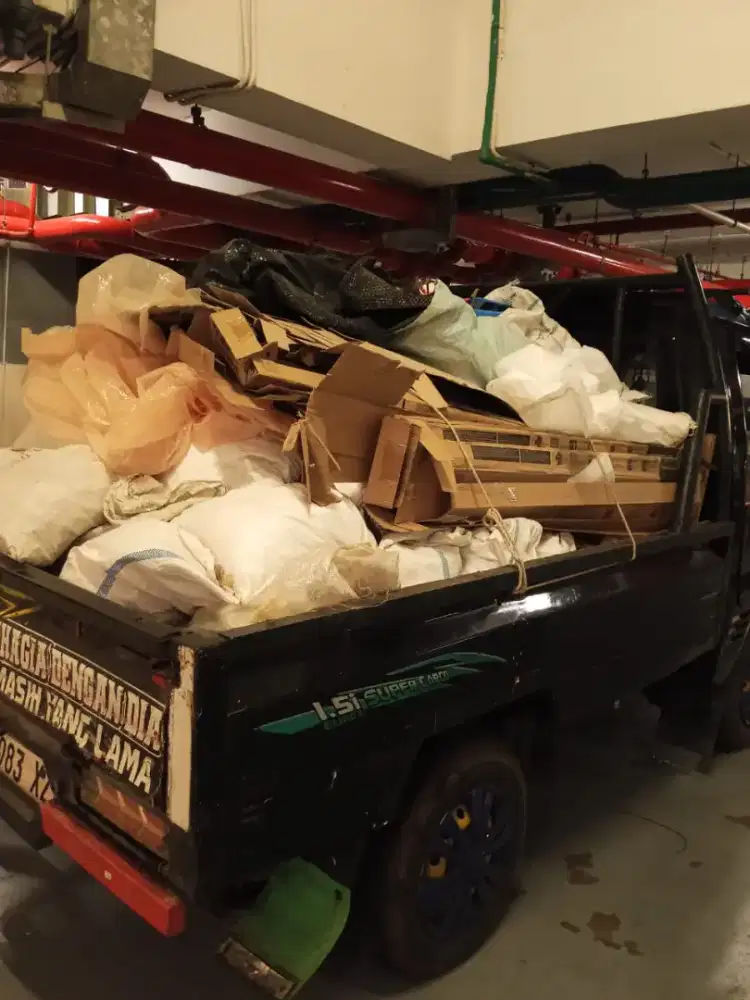 Jasa angkut/buang puing/sampah/barang bekas,pindahan dll.