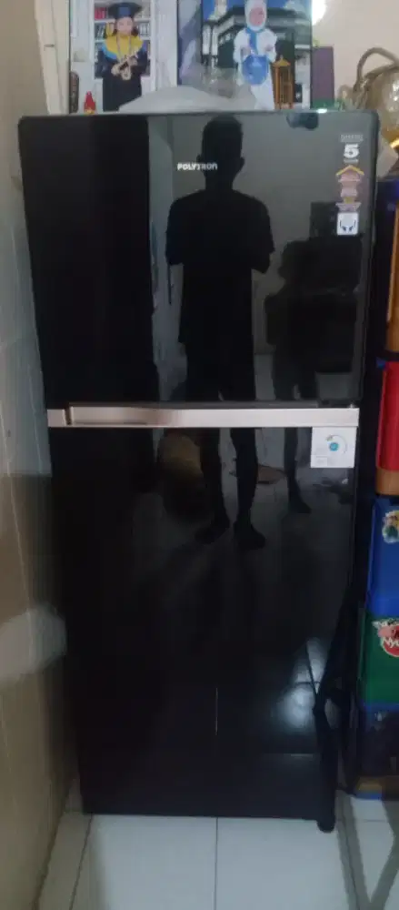 Kulkas 2pintu Polytron masih mulus, Pintu Glazed