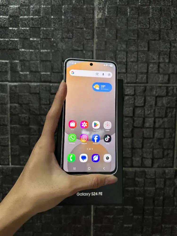 Samsung S24 FE 8/256Gb