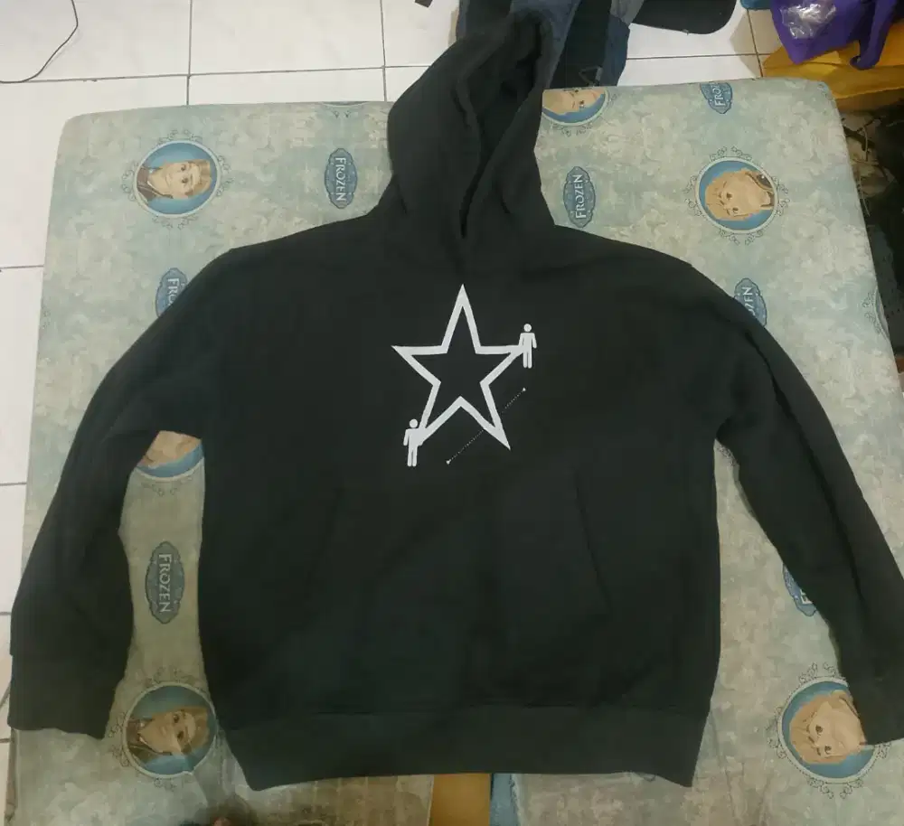 HOODIE BOXY HITAM BINTANG
