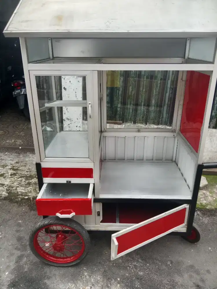 Gerobak alumunium bekas frid chicken ( nego tipis  )