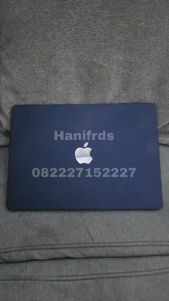 Macbook Air M2 2024 Silver 8GB/256GB Mulus Like New 100% Segel Bonus