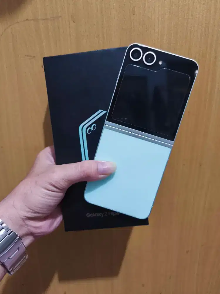 Second Samsung Z FLIP 6 12/512gb Resmi Sein