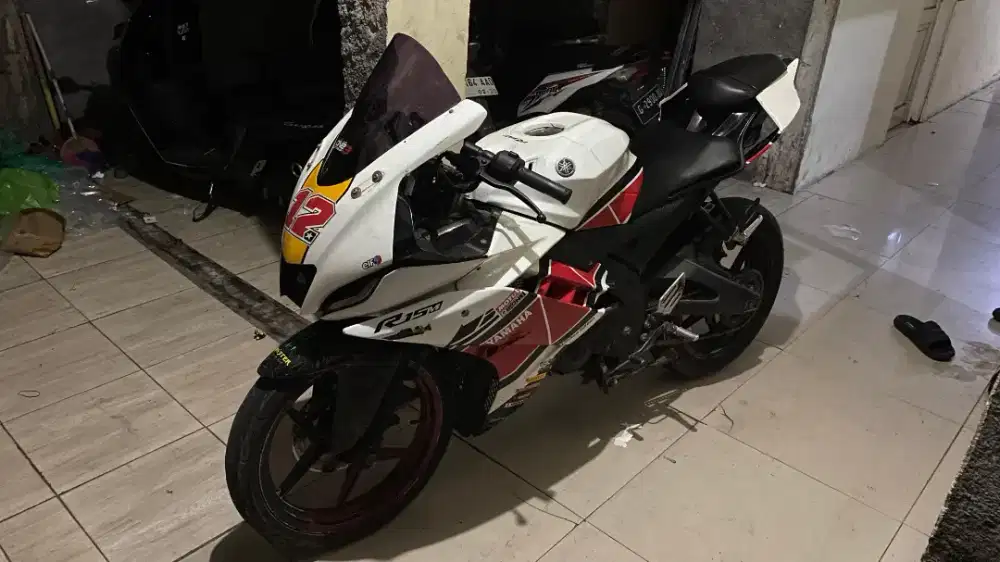 Yamaha R15 v2 2015