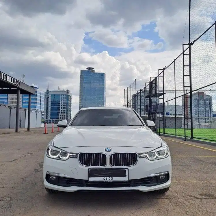 [ Nik 2018 ] BMW 320i / 320 F30 Luxury 2018 Putih