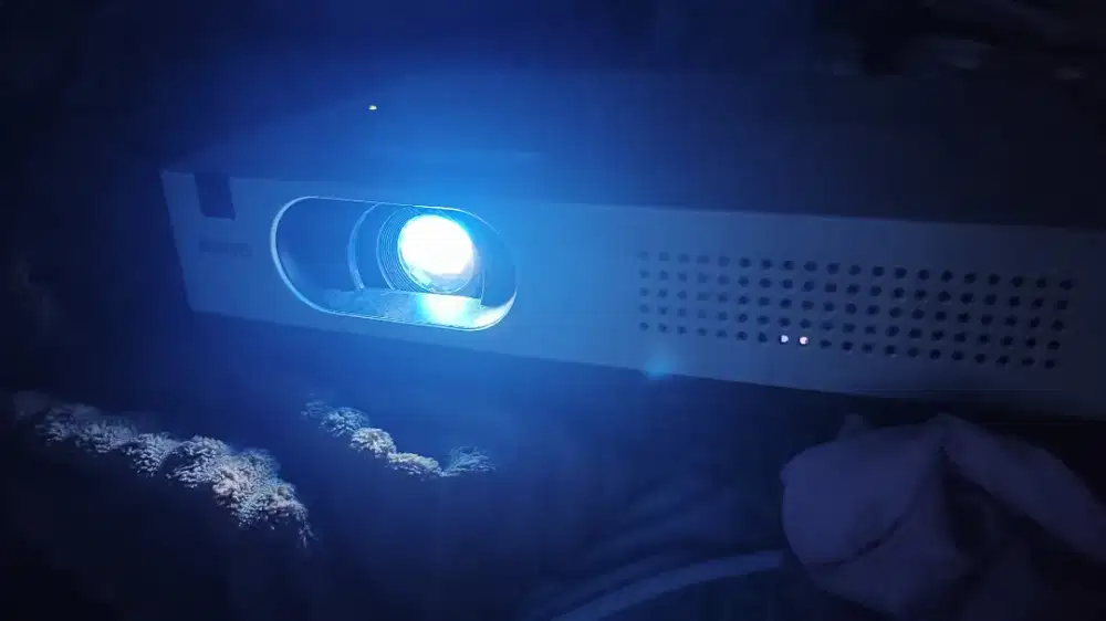 proyektor merk sanyo