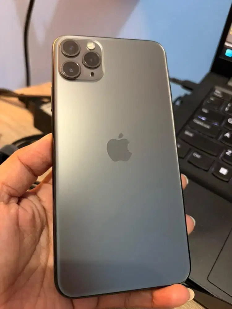 Iphone 11 pro max 512gb pemakaian cewe