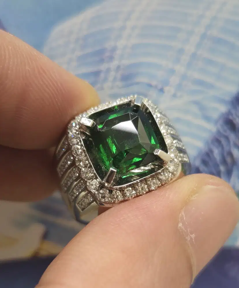 Natural Tsavorite 4.15 ct No Heat
