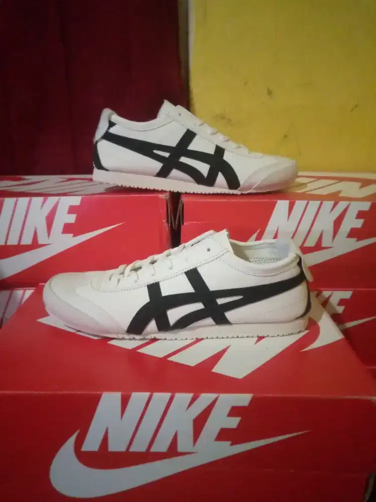 Sepatu onitsuka