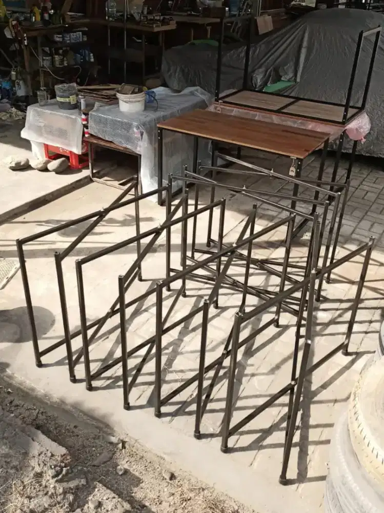 MEJA LIPAT BINTANG AESTHETIC KAKI BESI KAYU KALIMANTAN HARGA 350.000 !