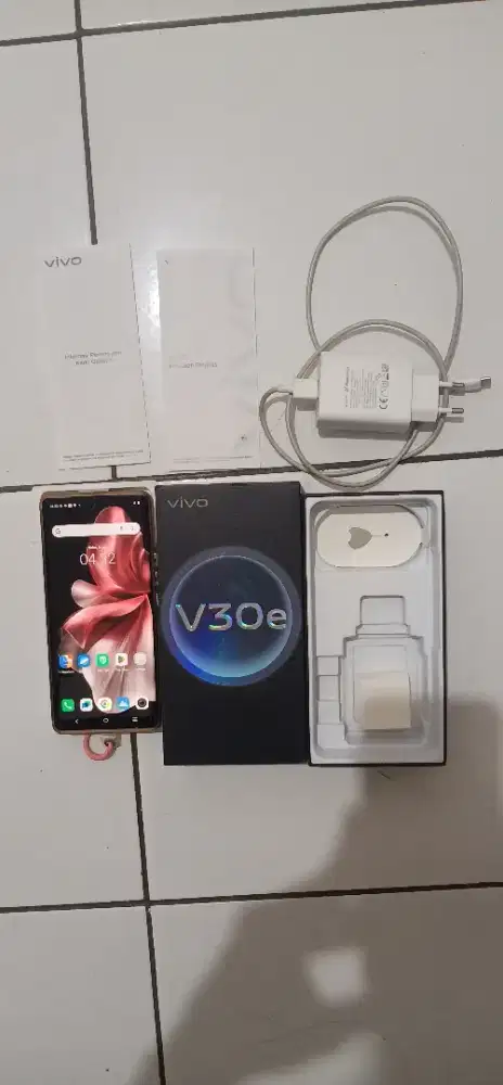 Vivo V30e Ram 8+8/128gb fullset