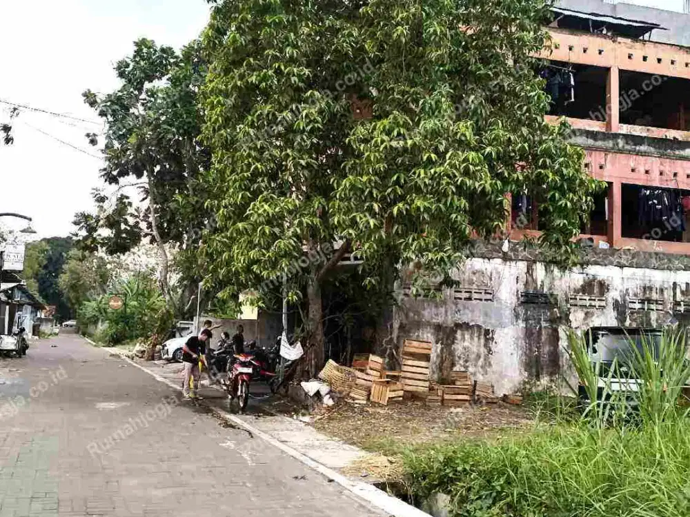 tanah dan bangunan kost area condongcatur area Pakuwon mall