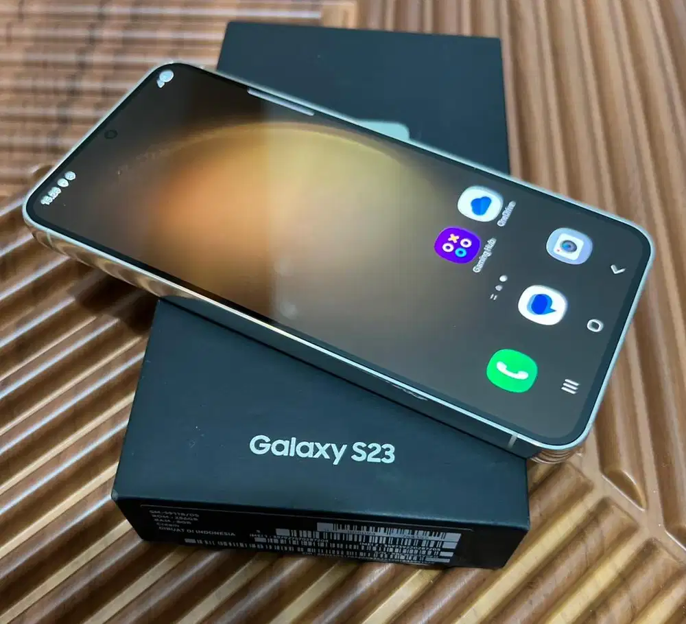 Samsung s23 8/256gb