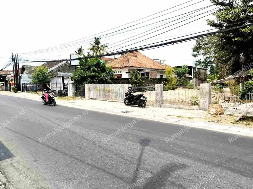 tanah pinggir jalan raya kadisoka purwomartani area ramai