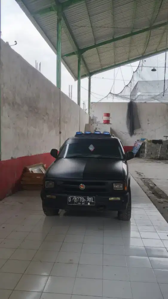 Opel Blazer SLI _ 1997, sehat gagah - Jombang